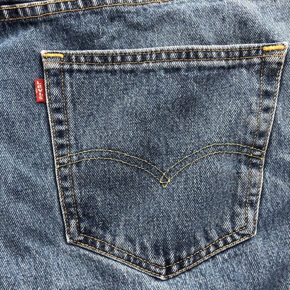 Levis Mens 550 Jeans 42x30 Relaxed Fit Straight Leg Blue Denim Classic Casual - Picture 12 of 14